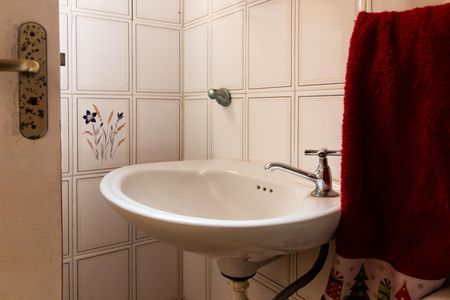 Casa à venda com 208m², 2 quartos e 2 vagasBanheiro - Casa 2