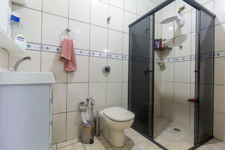 Casa à venda com 207m², 5 quartos e 4 vagas Casa à venda com 207m², 5 quartos e 4 vagasBanheiro 2