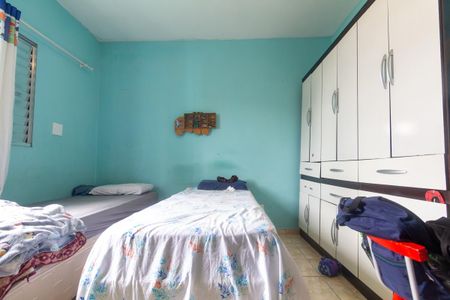 Casa à venda com 207m², 5 quartos e 4 vagas Casa à venda com 207m², 5 quartos e 4 vagasQuarto 4