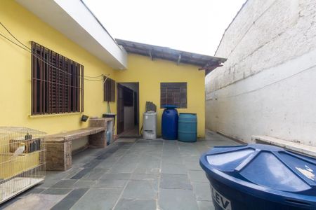 Casa à venda com 207m², 5 quartos e 4 vagas Casa à venda com 207m², 5 quartos e 4 vagasQuintal