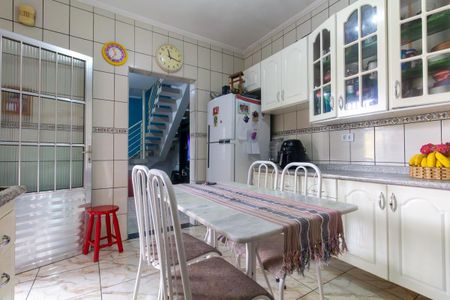 Casa à venda com 207m², 5 quartos e 4 vagas Casa à venda com 207m², 5 quartos e 4 vagasCozinha 2