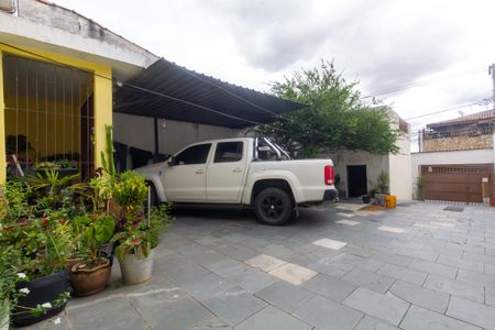 Casa à venda com 207m², 5 quartos e 4 vagas Casa à venda com 207m², 5 quartos e 4 vagasGaragem