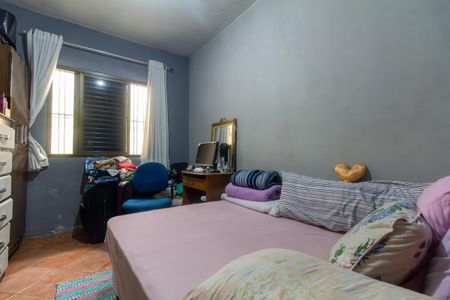 Casa à venda com 207m², 5 quartos e 4 vagas Casa à venda com 207m², 5 quartos e 4 vagasQuarto 2