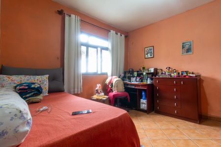 Casa à venda com 207m², 5 quartos e 4 vagas Casa à venda com 207m², 5 quartos e 4 vagasQuarto 1