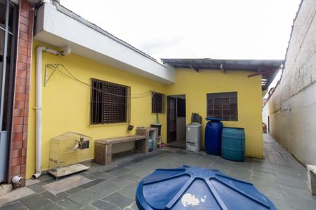 Casa à venda com 207m², 5 quartos e 4 vagas Casa à venda com 207m², 5 quartos e 4 vagasQuintal