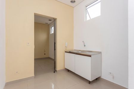 Cozinha de casa para alugar com 1 quarto, 40m² em Jardim Malia Ii, São Paulo