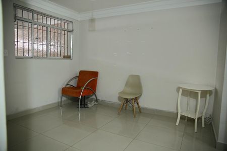 Casa à venda com 189m², 3 quartos e 2 vagasSala