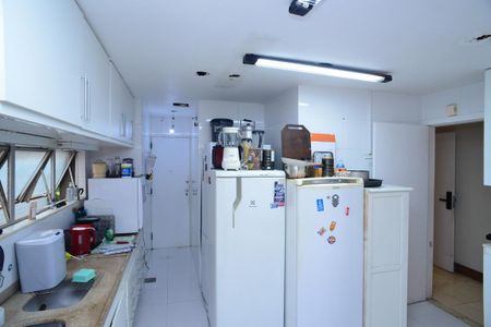 Apartamento à venda com 359m², 6 quartos e 3 vagasCozinha