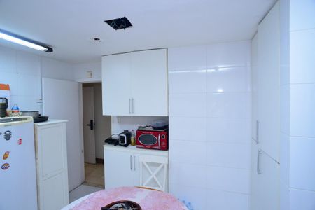 Apartamento à venda com 359m², 6 quartos e 3 vagasCozinha