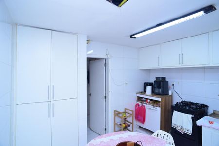 Apartamento à venda com 359m², 6 quartos e 3 vagasCozinha