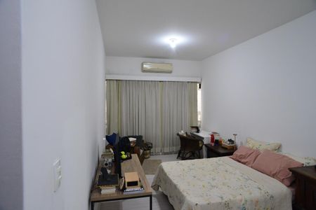 Apartamento à venda com 359m², 6 quartos e 3 vagasSuíte