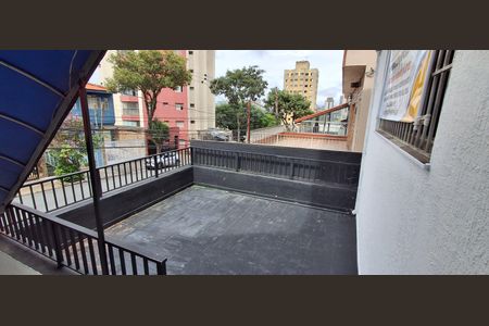 Casa para alugar com 130m², 2 quartos e 1 vaga Casa para alugar com 130m², 2 quartos e 1 vagaVaranda