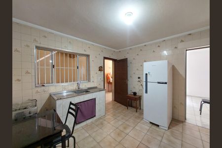 Casa à venda com 150m², 2 quartos e 2 vagas Casa à venda com 150m², 2 quartos e 2 vagasCozinha Casa 2