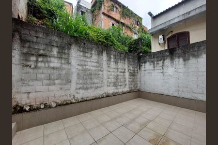 Casa à venda com 150m², 2 quartos e 2 vagas Casa à venda com 150m², 2 quartos e 2 vagasQuintal Casa 2