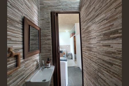 Casa à venda com 150m², 2 quartos e 2 vagas Casa à venda com 150m², 2 quartos e 2 vagasBanheiro na Área de Lazer