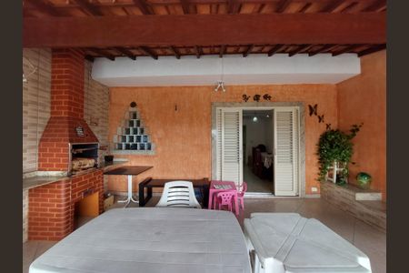 Casa à venda com 150m², 2 quartos e 2 vagas Casa à venda com 150m², 2 quartos e 2 vagasVaranda Gourmet