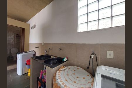 Casa à venda com 150m², 2 quartos e 2 vagas Casa à venda com 150m², 2 quartos e 2 vagasÁrea de Serviço