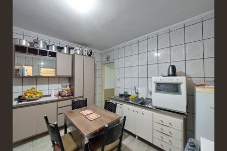 Casa à venda com 150m², 2 quartos e 2 vagas Casa à venda com 150m², 2 quartos e 2 vagasCozinha