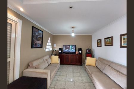 Casa à venda com 150m², 2 quartos e 2 vagas Casa à venda com 150m², 2 quartos e 2 vagasSala