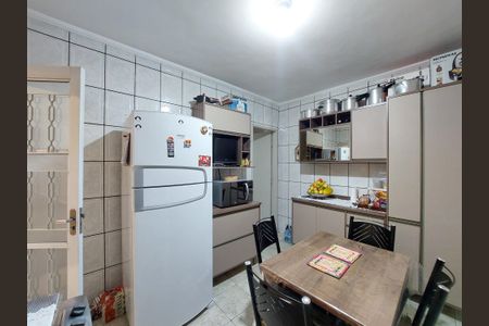 Casa à venda com 150m², 2 quartos e 2 vagas Casa à venda com 150m², 2 quartos e 2 vagasCozinha