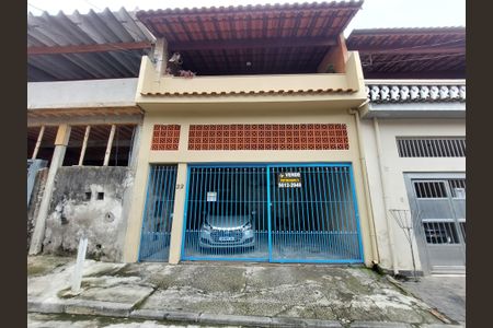 Casa à venda com 150m², 2 quartos e 2 vagas Casa à venda com 150m², 2 quartos e 2 vagasFachada