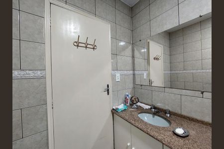 Casa à venda com 150m², 2 quartos e 2 vagas Casa à venda com 150m², 2 quartos e 2 vagasBanheiro 2