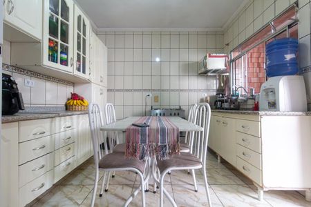 Casa para alugar com 65m², 2 quartos e 2 vagas Casa para alugar com 65m², 2 quartos e 2 vagasCozinha