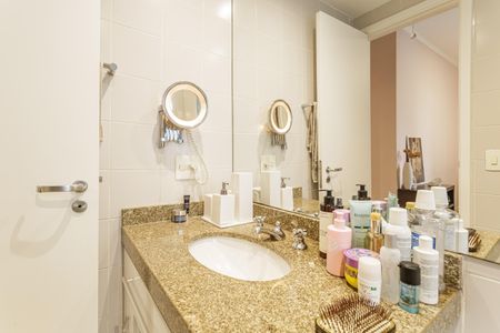 Apartamento para alugar com 64m², 2 quartos e 1 vaga Apartamento para alugar com 64m², 2 quartos e 1 vagaBanheiro da Suíte