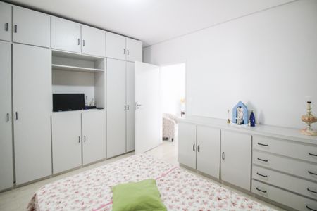 Casa à venda com 120m², 3 quartos e 2 vagas Casa à venda com 120m², 3 quartos e 2 vagasQuarto 1