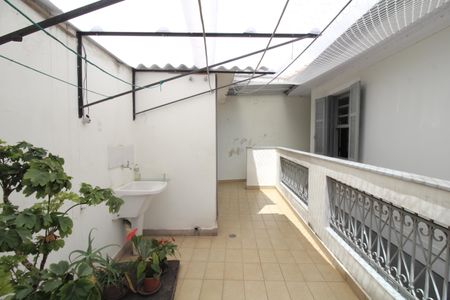 Casa à venda com 120m², 3 quartos e 2 vagas Casa à venda com 120m², 3 quartos e 2 vagasQuintal 2