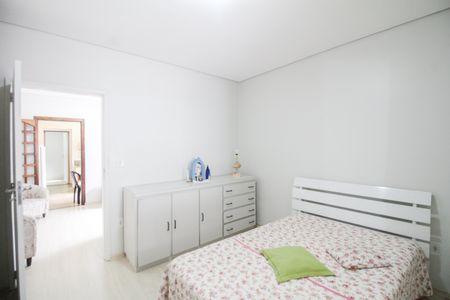 Casa à venda com 120m², 3 quartos e 2 vagas Casa à venda com 120m², 3 quartos e 2 vagasQuarto 1