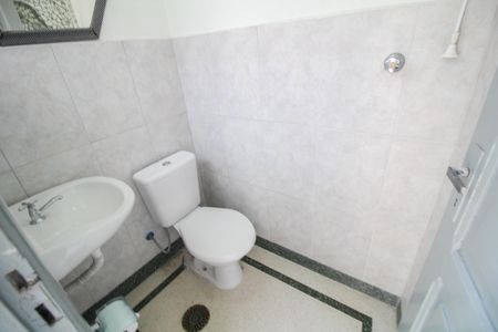 Casa à venda com 120m², 3 quartos e 2 vagas Casa à venda com 120m², 3 quartos e 2 vagasBanheiro 2