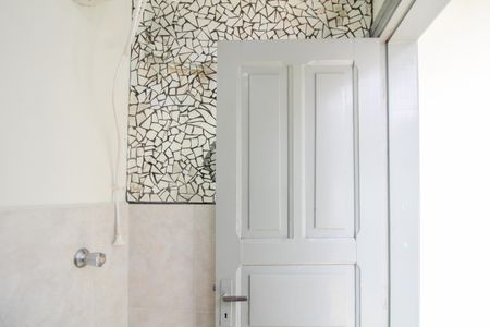 Casa à venda com 120m², 3 quartos e 2 vagas Casa à venda com 120m², 3 quartos e 2 vagasBanheiro 2