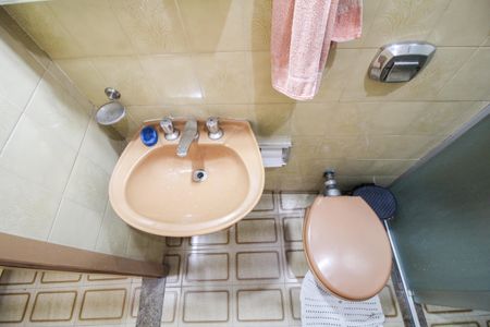 Casa à venda com 120m², 3 quartos e 2 vagas Casa à venda com 120m², 3 quartos e 2 vagasBanheiro 1