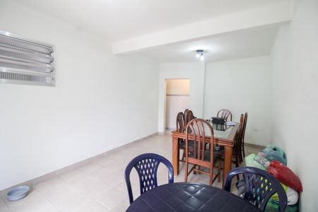 Casa à venda com 120m², 3 quartos e 2 vagas Casa à venda com 120m², 3 quartos e 2 vagasSalão