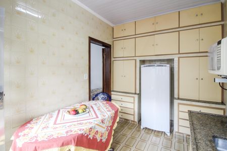 Casa à venda com 120m², 3 quartos e 2 vagas Casa à venda com 120m², 3 quartos e 2 vagasCozinha