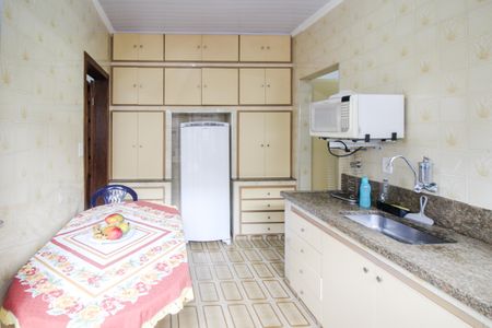 Casa à venda com 120m², 3 quartos e 2 vagas Casa à venda com 120m², 3 quartos e 2 vagasCozinha