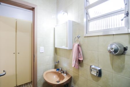 Casa à venda com 120m², 3 quartos e 2 vagas Casa à venda com 120m², 3 quartos e 2 vagasBanheiro 1