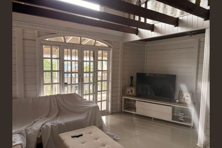 Sala de casa de condomínio para alugar com 3 quartos, 790m² em Cidade Paquelandia, Itaquaquecetuba