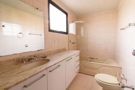 Apartamento à venda com 145m², 3 quartos e 2 vagasBanheiro da Suíte