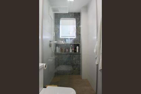 Apartamento à venda com 50m², 2 quartos e 1 vaga Apartamento à venda com 50m², 2 quartos e 1 vagaBanheiro da Suíte