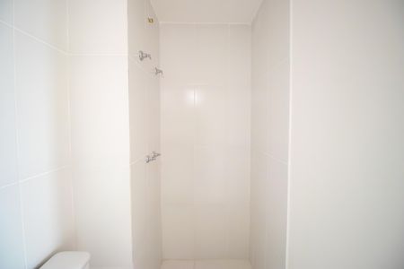 Apartamento à venda com 55m², 2 quartos e 1 vaga Apartamento à venda com 55m², 2 quartos e 1 vagaBanheiro