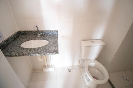 Apartamento à venda com 55m², 2 quartos e 1 vaga Apartamento à venda com 55m², 2 quartos e 1 vagaBanheiro