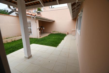 Casa de condomínio à venda com 122m², 3 quartos e 2 vagasSala - Vista