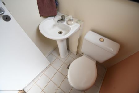 Casa de condomínio à venda com 122m², 3 quartos e 2 vagasLavabo