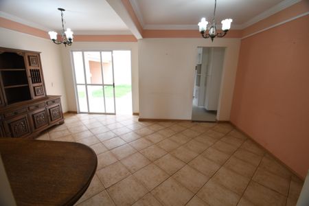 Casa de condomínio à venda com 122m², 3 quartos e 2 vagasSala