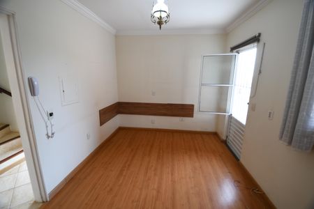 Casa de condomínio à venda com 122m², 3 quartos e 2 vagasEscritório