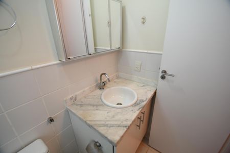 Casa de condomínio à venda com 122m², 3 quartos e 2 vagasBanheiro - Suíte