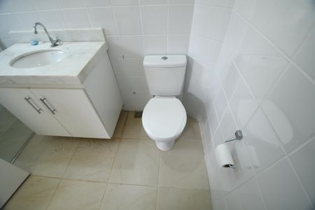 Casa de condomínio à venda com 122m², 3 quartos e 2 vagasBanheiro de serviço