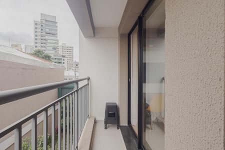 Varanda de kitnet/studio à venda com 1 quarto, 30m² em Sumaré, São Paulo